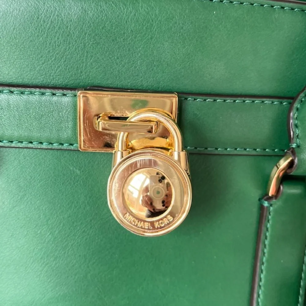 Michael Kors Green Hamilton Large Traveler Bag-New with detached tags - Picture 6 of 11